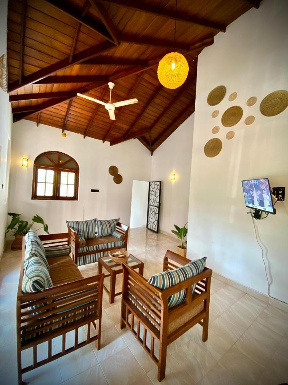 Kingcity Resort Anuradhapura Exterior foto